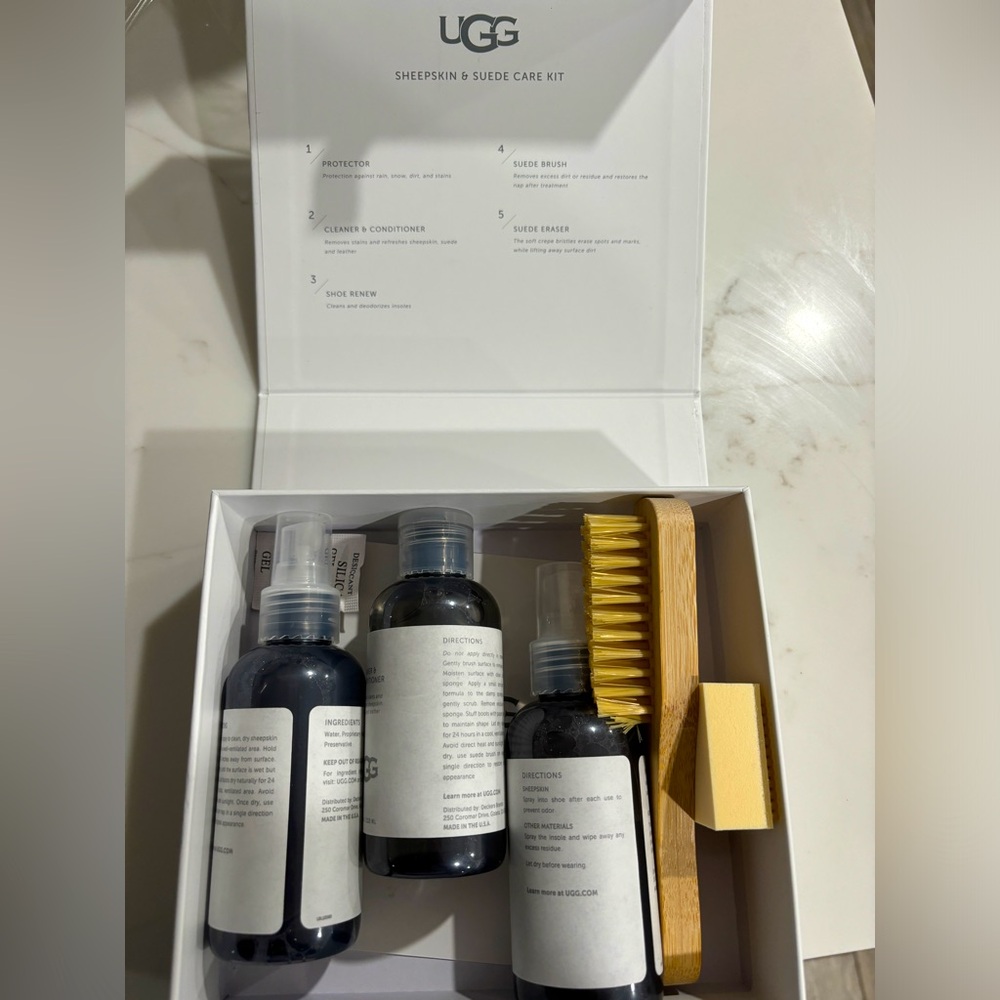 Ugg sheepskins & suede care kit